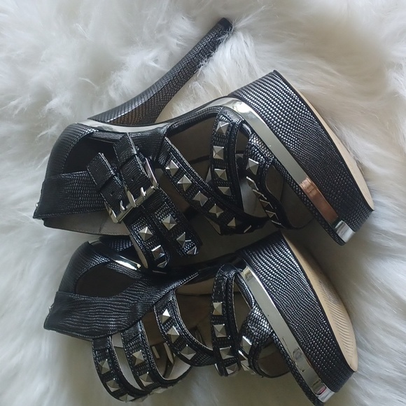 Michael Kors heels, brand new not worn, size 7.5. - Picture 2 of 12